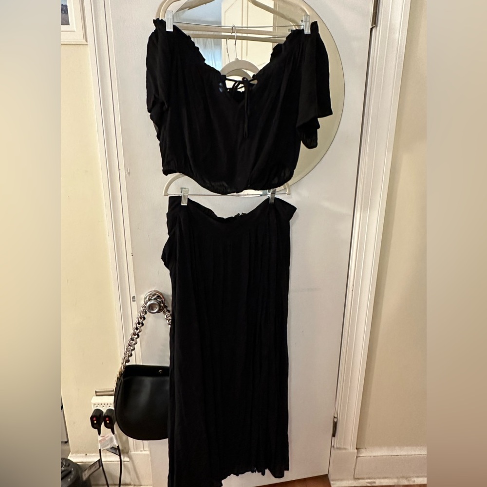 Amazing two piece set in gauzy, flowy black fabric WITH Pockets! sz 2 Torrid